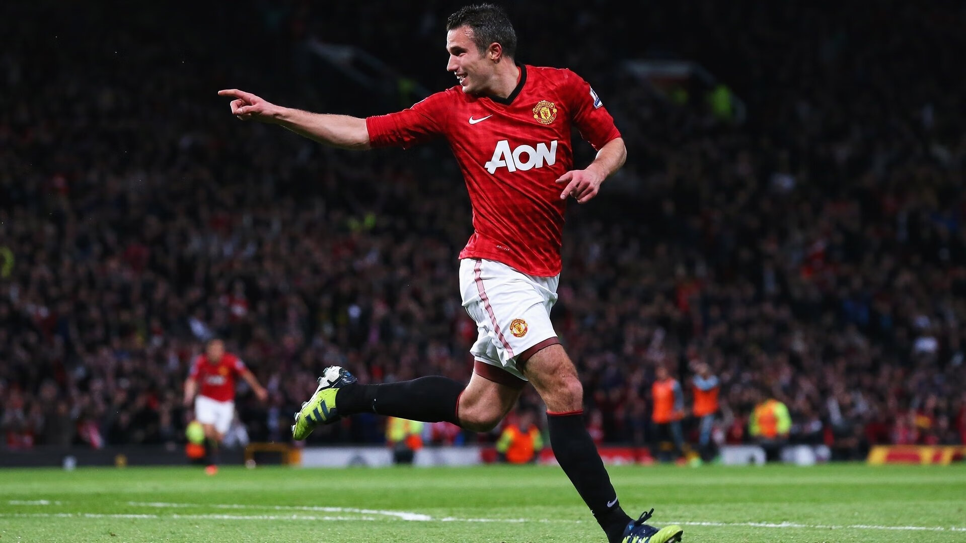 天才新星闪耀绿茵场，帽子戏法助球队逆转夺冠