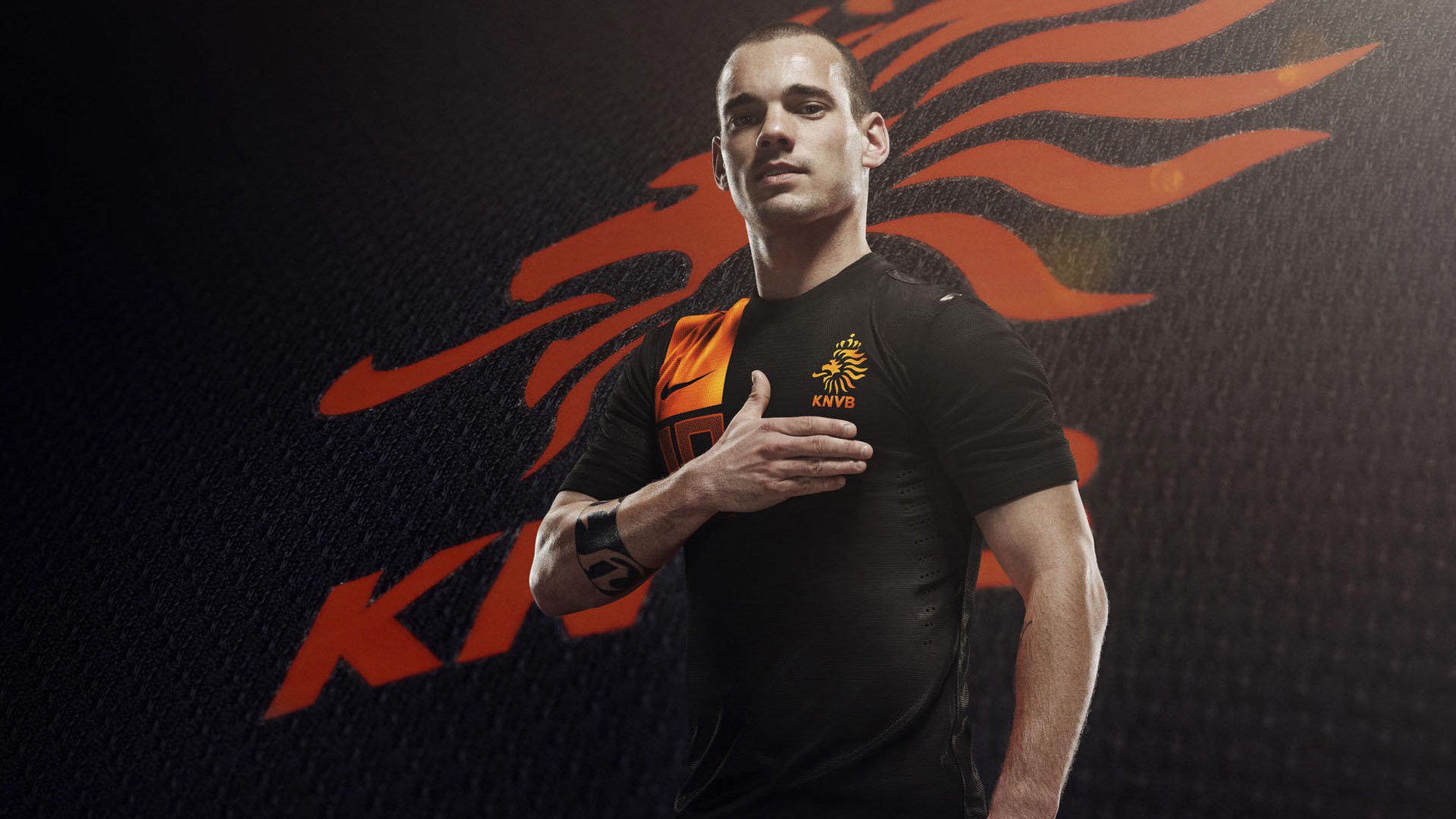 梅西第七次捧起金球奖 刷新历史纪录再创足坛传奇